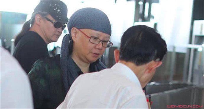 刘欢和妻子罕见现身 刘欢和妻子罕见现身