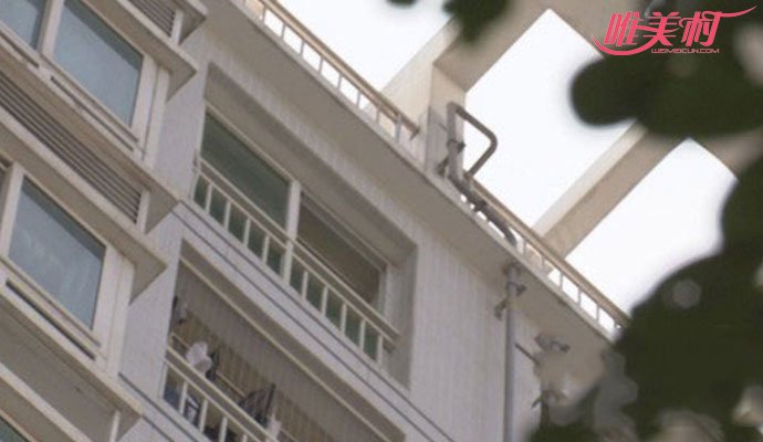 父母外出儿子坠亡 父母外出儿子坠亡