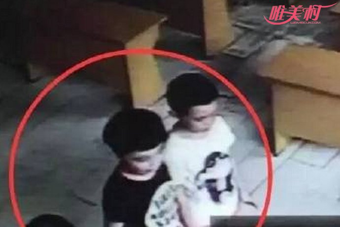 幼儿园让互扇耳光