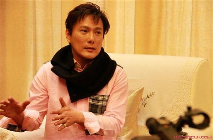 张信哲现任妻子是谁 张信哲现任妻子是谁
