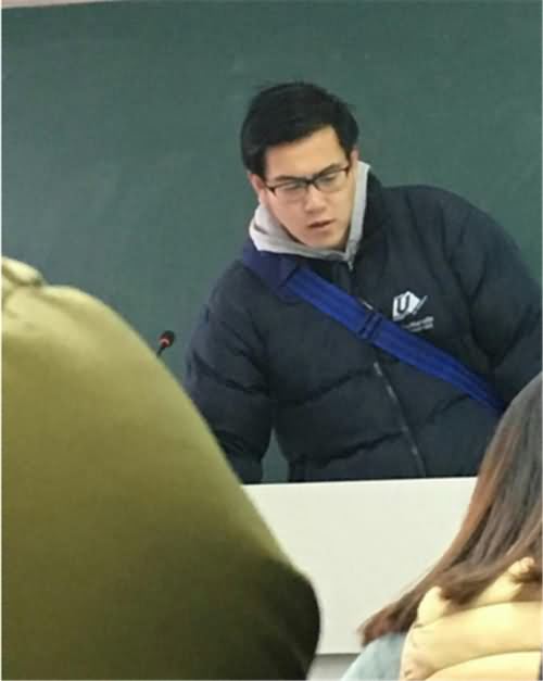 老师神似彭于晏 老师神似彭于晏