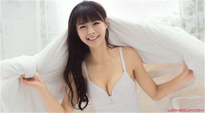 沈梦辰的胸内塞卫生纸 沈梦辰的胸内塞卫生纸