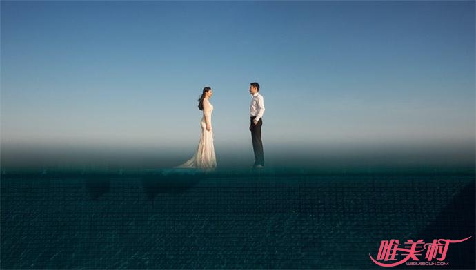 何姿晒唯美水中婚纱照 何姿晒唯美水中婚纱照