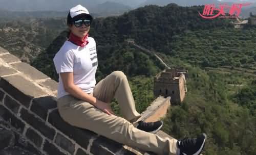 刘嘉玲登长城晒自拍 刘嘉玲登长城晒自拍