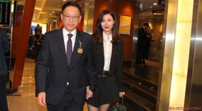 李嘉欣跟富商老公现身 李嘉欣跟富商老公现身