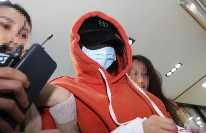 黄荷娜被拘留