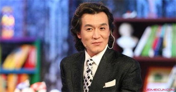 主持人李咏的资料简介