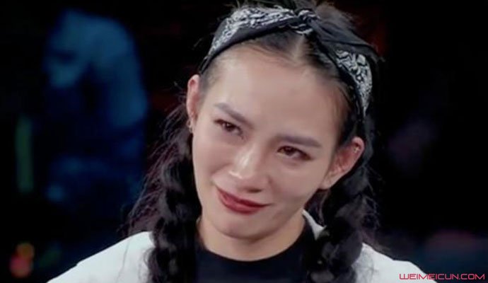 何展成陈妍臻什么关系