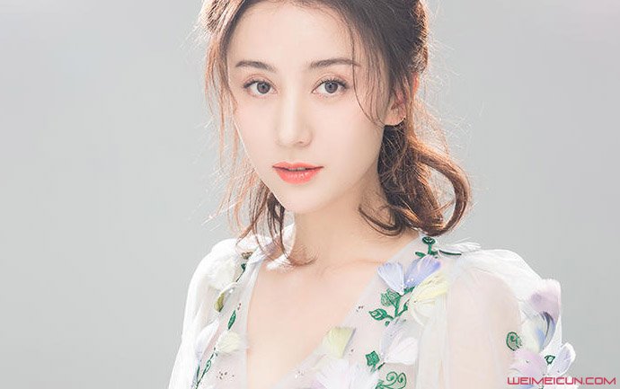 周庭伊是尤小刚老婆吗