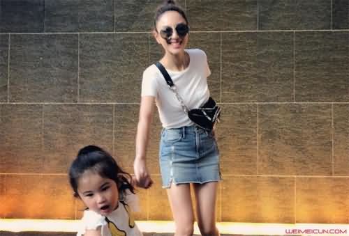 郑希怡与女儿 郑希怡与女儿