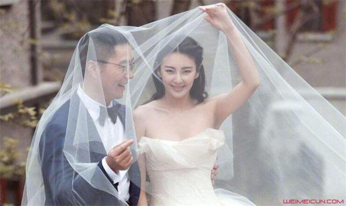 袁巴元张雨绮婚纱照