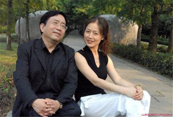 余秋雨和妻子 余秋雨和妻子