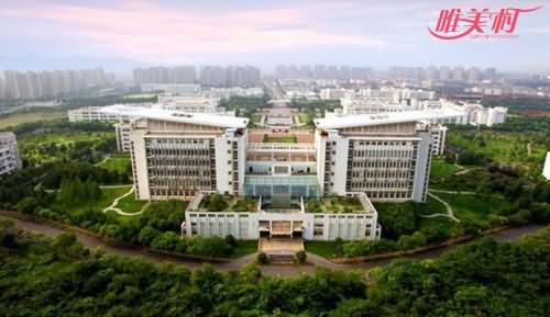 女学生网吧住一月 女学生网吧住一月