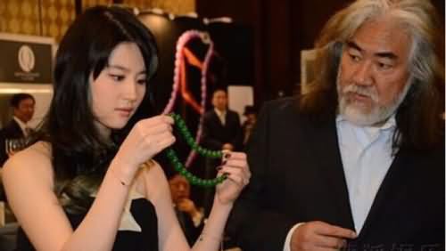 张大胡子上刘亦菲