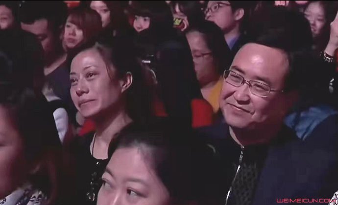 王一博父母照片 王一博父母照片