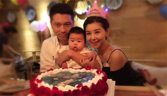 李小萌一家三口 李小萌一家三口
