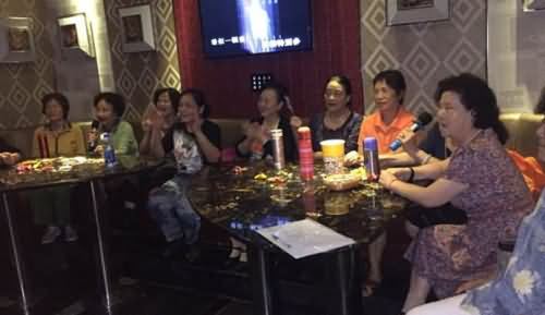 老人成ktv主力军,老人,ktv,主力军 老人成ktv主力军,老人,ktv,主力军