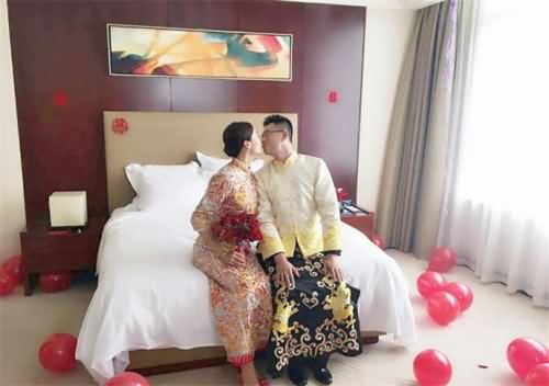 魏秋月今日大婚