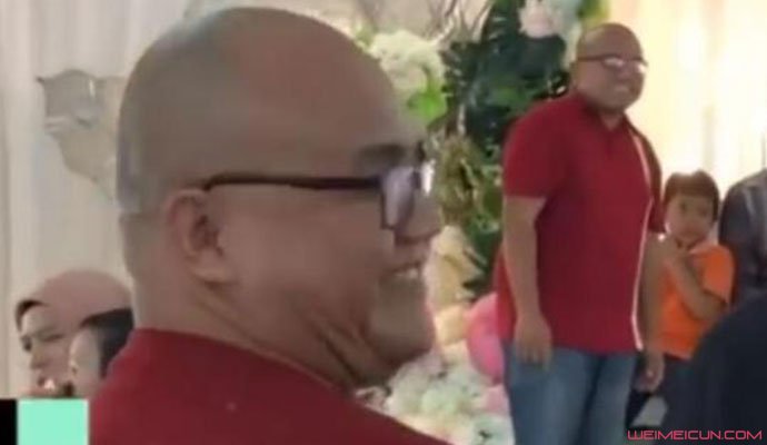 两小伙撞脸撞衫撞光头 两小伙撞脸撞衫撞光头