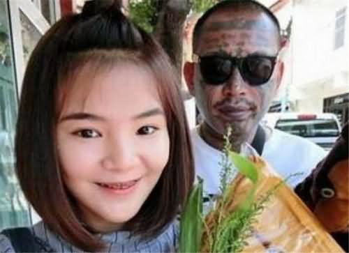 女生花百万整成杨幂 女生花百万整成杨幂