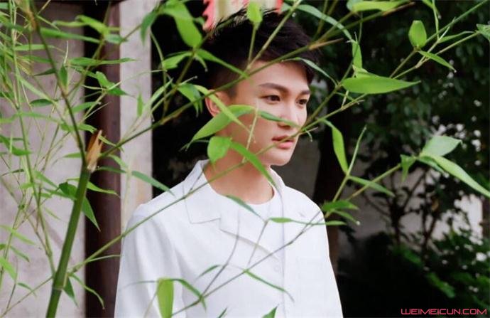 周深是男是女