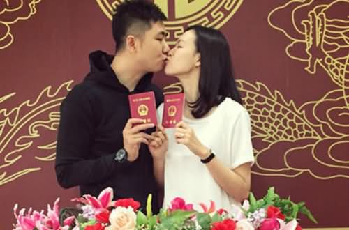 李艾与张徐宁领证 李艾与张徐宁领证