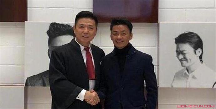 王宝强和律师的合影