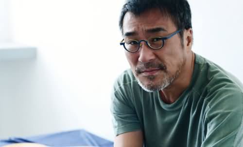 李宗盛被曝三度再婚 曝娇妻身份大方介绍“这是我太太”