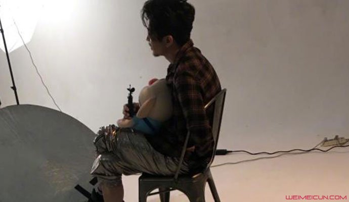 陈晓接受采访画面 陈晓接受采访画面