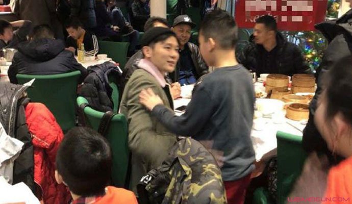 李晨现身英国餐厅 李晨现身英国餐厅