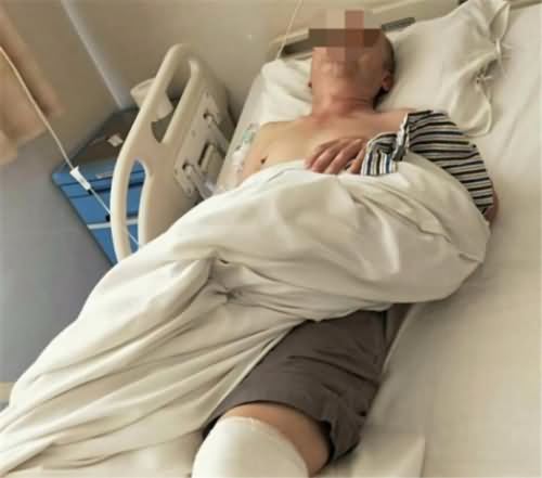 老人公园遛狗中箭 老人公园遛狗中箭