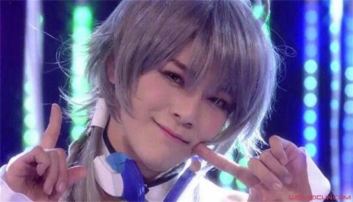 飞轮海全员穿女装的原因是什么 飞轮海全员穿女装的原因是什么