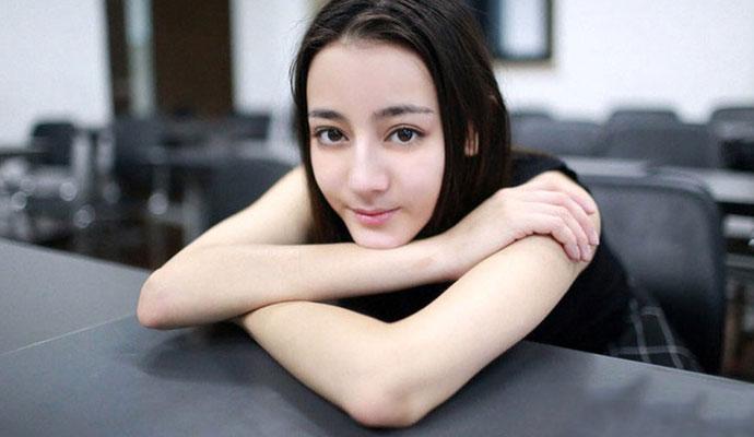 迪丽热巴李晨什么关系