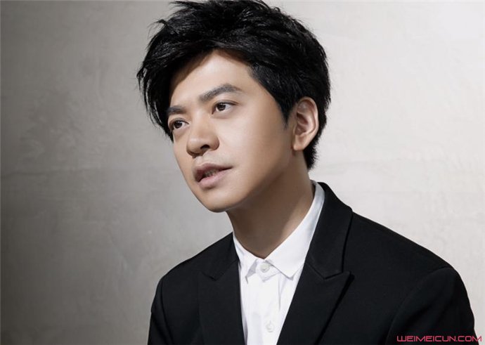 李健 李健