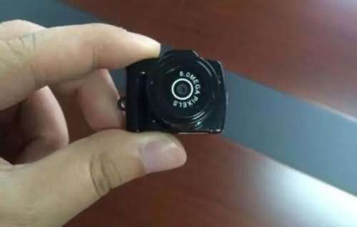 女厕所惊现偷拍机 女厕所惊现偷拍机
