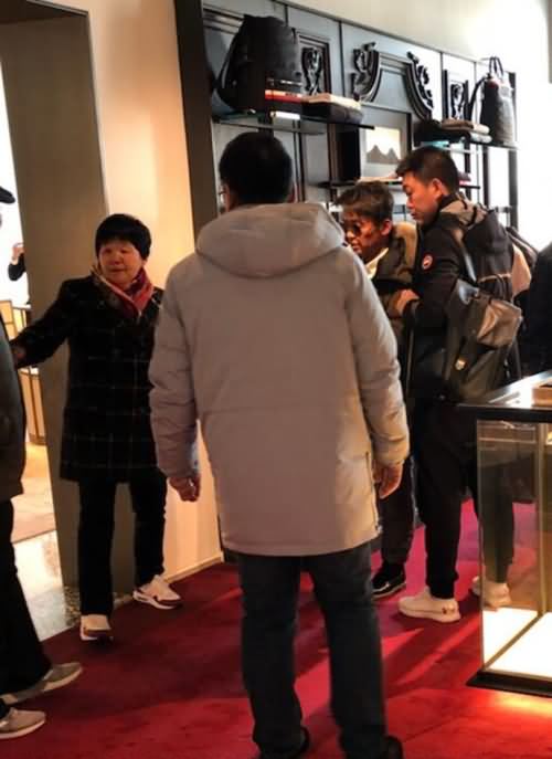 王宝强陪父母 王宝强陪父母