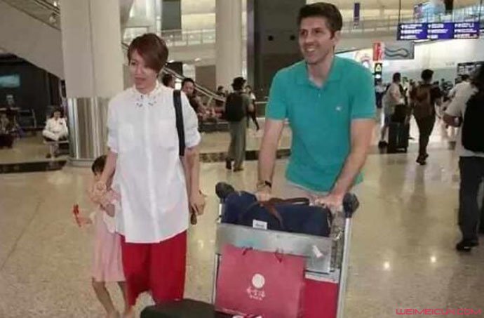 梁咏琪西班牙探亲 梁咏琪西班牙探亲