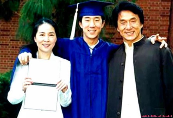 成龙一家 成龙一家