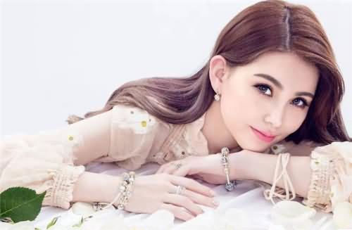 周杰伦宠妻撒狗粮 周杰伦宠妻撒狗粮