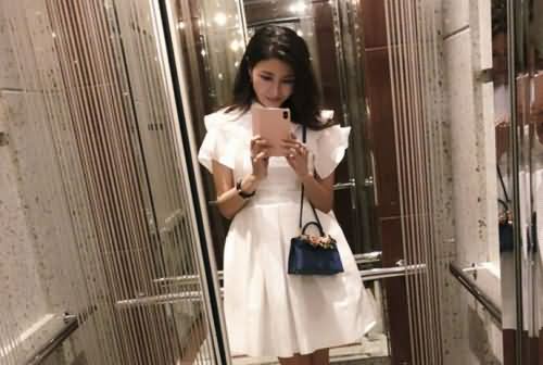 李嘉欣电梯间自拍 李嘉欣电梯间自拍