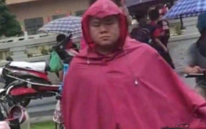 岳云鹏撞脸烧烤哥 岳云鹏撞脸烧烤哥