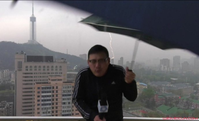 被雷劈的气象主播 被雷劈的气象主播