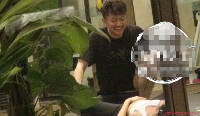 印小天疑曝新恋情 印小天疑曝新恋情