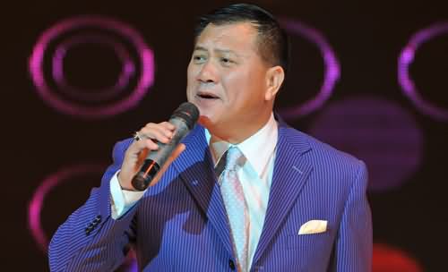 60岁万梓良患病暴肥60斤 60岁万梓良患病暴肥60斤