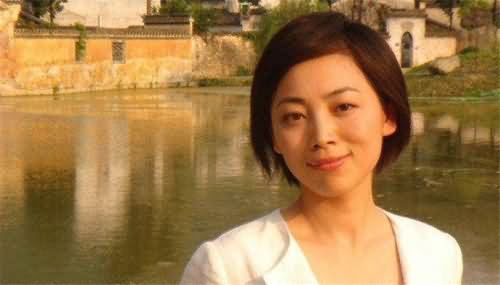 主持人劳春燕 主持人劳春燕
