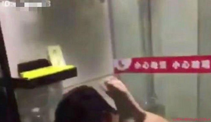抖音厕所门事件 抖音厕所门事件
