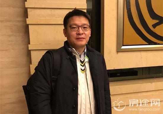 经济学家吴小平简介 私营经济论引舆论