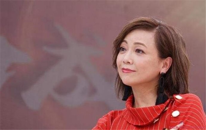邓萃雯结婚了吗 邓萃雯结婚了吗