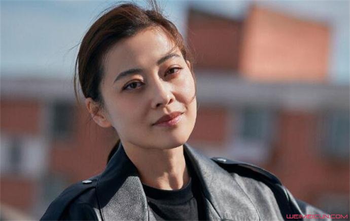 梅婷脚踩飞机显示屏怎么回事 梅婷脚踩飞机显示屏怎么回事