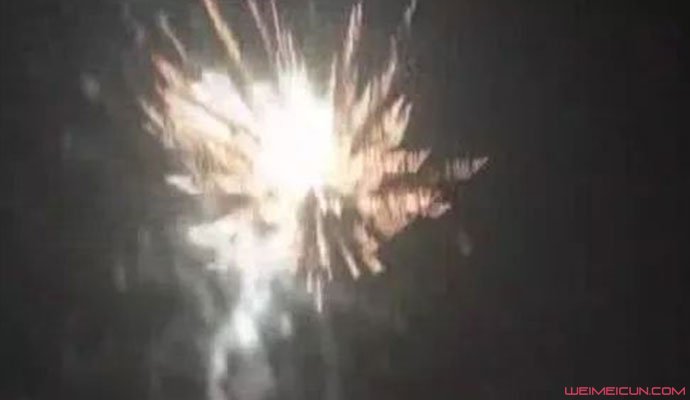 放烟花庆祝儿子考7分 放烟花庆祝儿子考7分